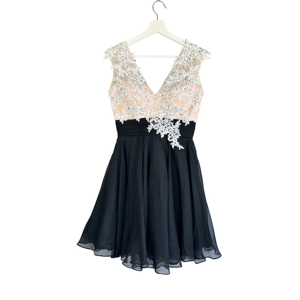 Mac Duggal Black Nude Lace Rhinestone Fit & Flare Cocktail Dress Size 4